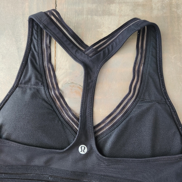 Lululemon Find Focus Black Sports Bra – Size 4 - Picture 5 of 6